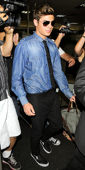 ZAC EFRON photo | Zac Efron