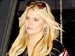 Stars' Airport Style | Jessica Simpson