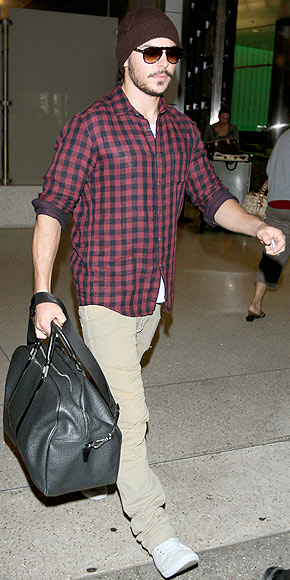 ZAC EFRON photo | Zac Efron