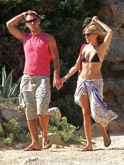 JUDE LAW & SIENNA MILLER photo | Jude Law, Sienna Miller