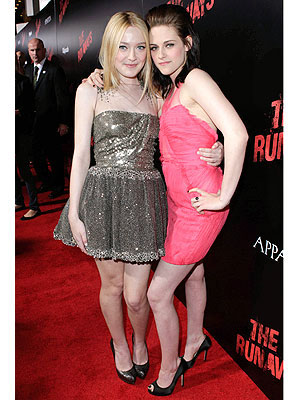 Kristen Stewart and Dakota Fanning at the Runaways Premiere Kristen Stewart and Dakota Fanning at the Runaways Premiere