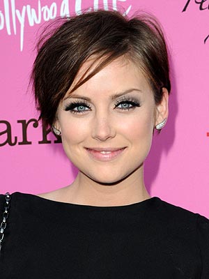 Jessica Stroup is All About the Pixie Cut Sara De Boer Startraks