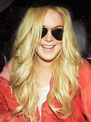 lindsay lohan hair blonde. Lindsay Lohan Goes Back to