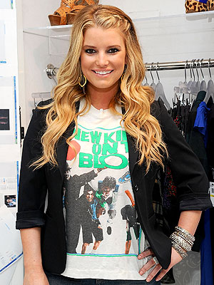 jessica simpson 2011 pictures. Jessica Simpson Using #39;Real