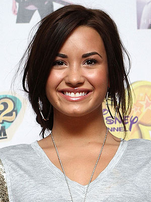 Demi+lovato+hair+color+2010