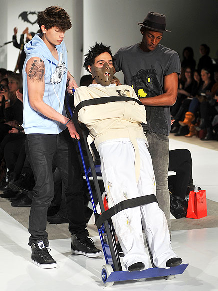 RUNWAY WALK THAT KILLED IT photo | Pete Wentz