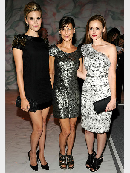 MAGGIE, PERRY & ALEXIS photo | Alexis Bledel