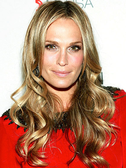 MOLLY SIMS' TWILIGHT WORKOUT photo | Molly Sims