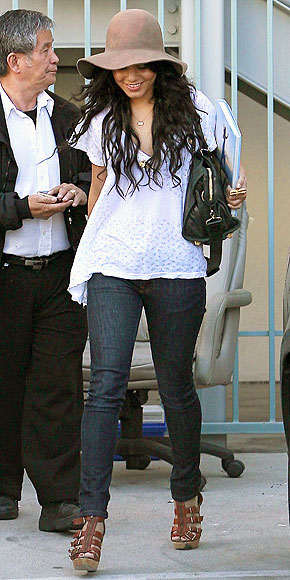 vanessa hudgens fashion style 2010. Updated: Monday Apr 19, 2010
