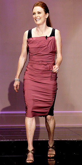 julianne-moore-290.jpg