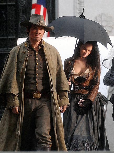 JOSH BROLIN & MEGAN FOX photo | Josh Brolin, Megan Fox