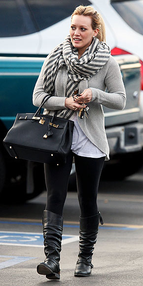 HILARY DUFF'S SCARF photo | Hilary Duff