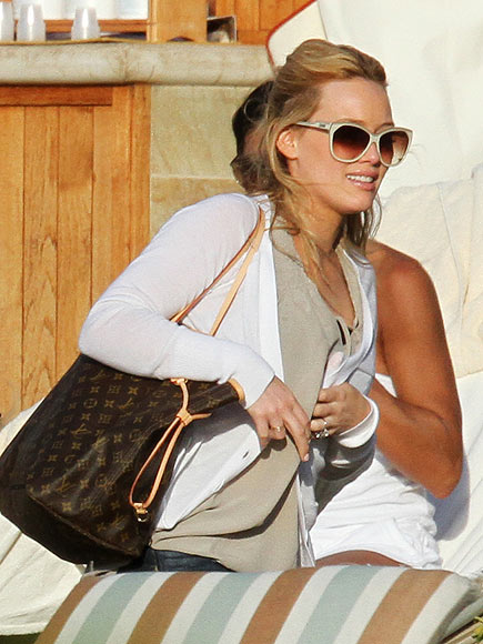 HILARY DUFF'S SHADES photo | Hilary Duff