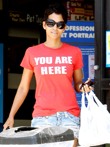 HALLE BERRY'S T-SHIRT photo | Halle Berry