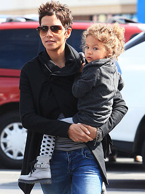 halle berry baby 2011. Spotted: Halle Berry#39;s
