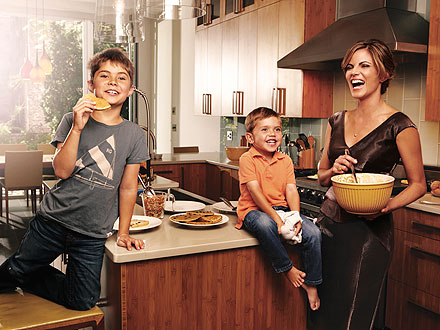 Natalie Morales enjoying in the kitchen with her kids.