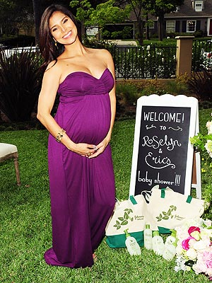 roselyn sanchez baby shower pregnant tbt celebrities babies celebrates snchez dress