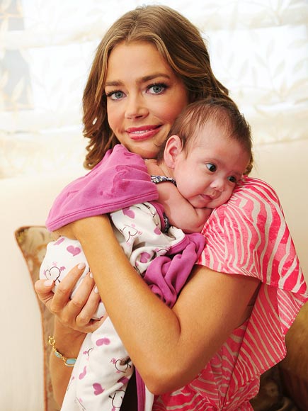 DENISE RICHARDS  photo | Denise Richards