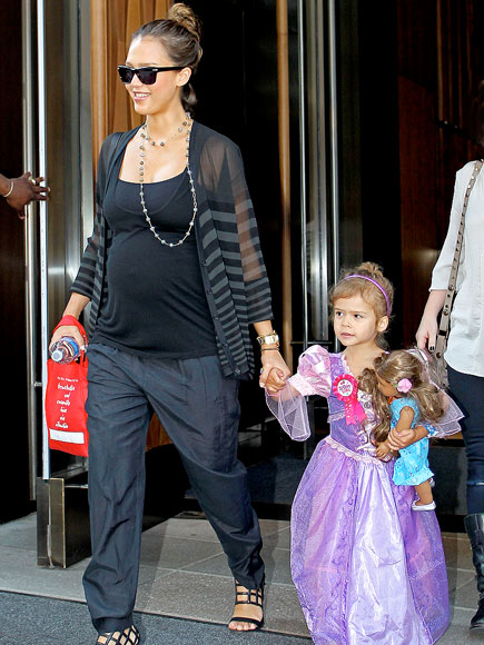 PURPLE REIGN photo | Jessica Alba