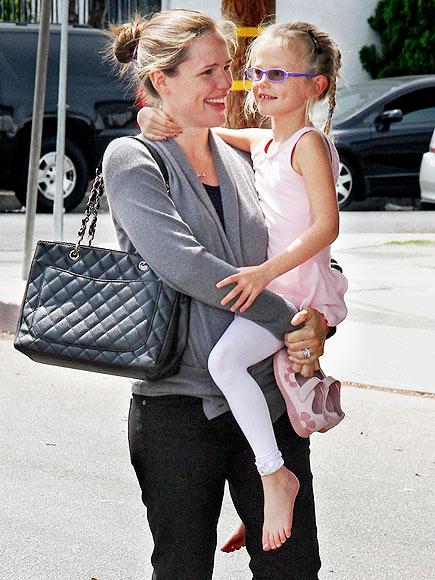 VIOLET AFFLECK photo | Jennifer Garner