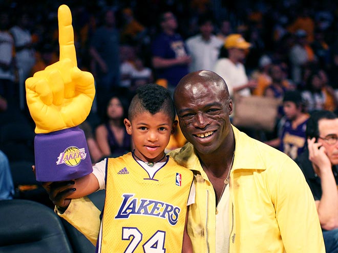 FAN FARE photo | Seal