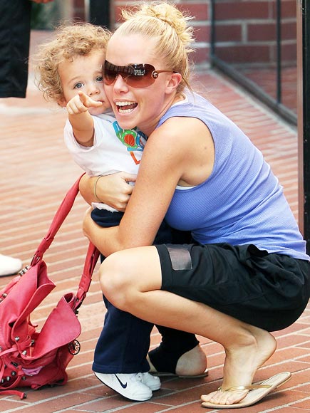 HUG IT OUT  photo | Kendra Wilkinson