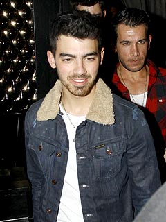 Joe Jonas's Parisian Kiss-of-Approval
