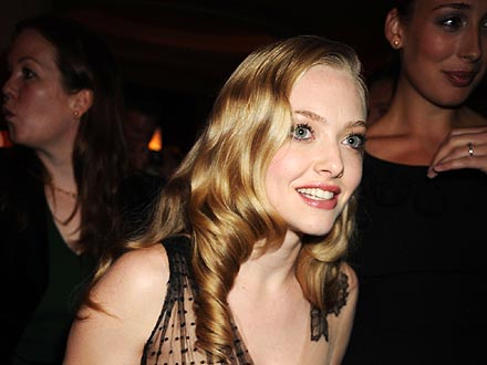 Amanda Seyfried Eats Zero-Calorie Noodles for Dinner