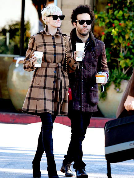 LAST CALL
photo | Ashlee Simpson, Pete Wentz