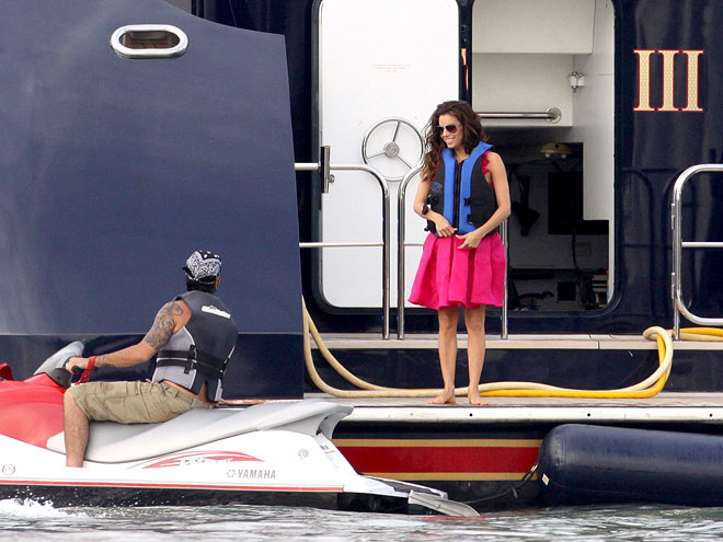 RIDE ALONG   photo | Eva Longoria