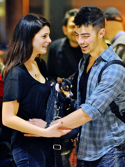 PUPPY LOVE photo Ashley Greene Joe Jonas