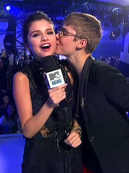 POUTY POUNCE   photo | Justin Bieber, Selena Gomez