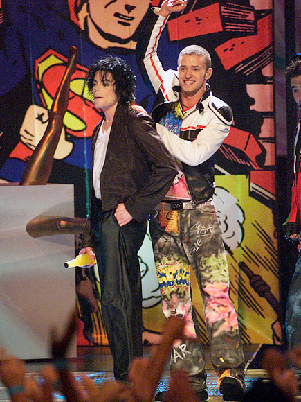 GIVE ME A BEAT
photo | Justin Timberlake, Michael Jackson