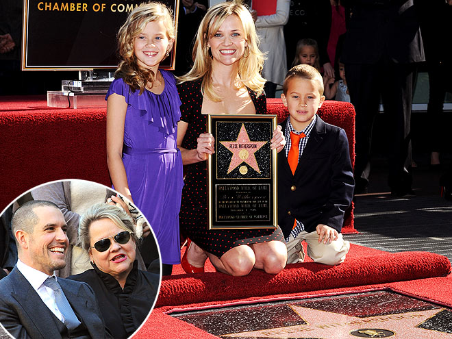 FAMILY BONDING
photo | Ava Phillippe, Jim Toth, Reese Witherspoon