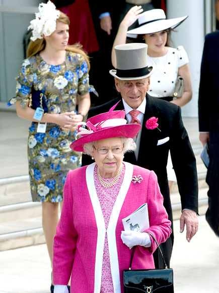 ALL HAIL THE QUEEN
photo | Prince Philip, Princess Beatrice, Princess Eugenie, Queen Elizabeth II