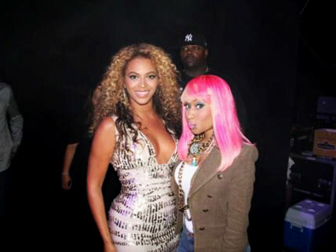 BEYONCÉ & NICKI
photo | Beyonce Knowles, Nicki Minaj