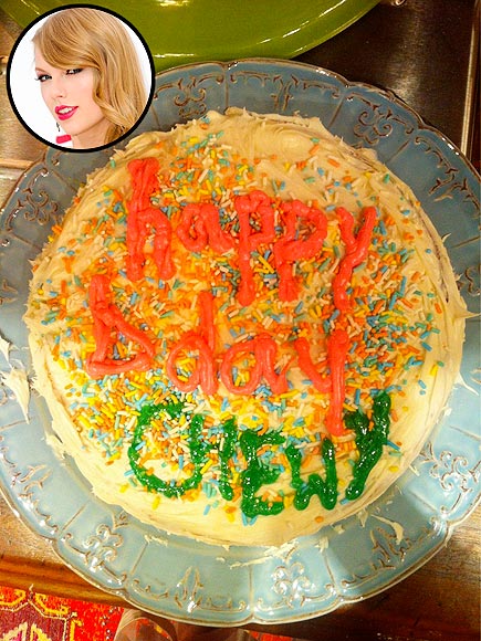 TAYLOR SWIFT
photo | Taylor Swift