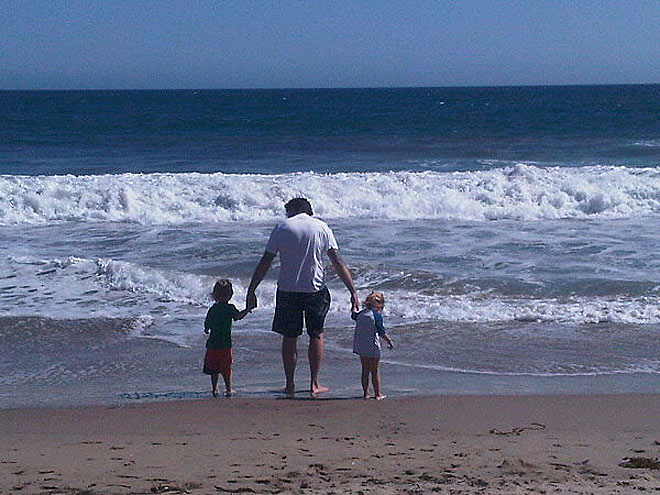 HANDS ON
photo | Tori Spelling