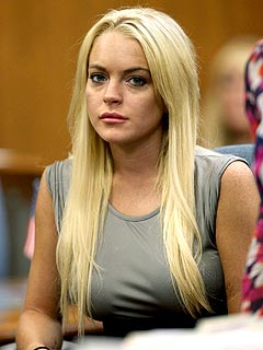 Rehab Worker Drops Complaint Against Lindsay Lohan: Report | 
Lindsay Lohan