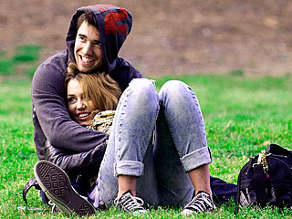 Miley Cyrus Boyfriend: Josh Bowman?