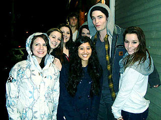 Fans Crash Rob & Kristen's Movie Date