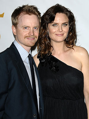 Bones star Emily Deschanel and her husband It's Always Sunny in 