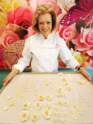  traditional fruitcake will serve as a centerpiece of the wedding 