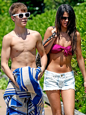 justin bieber and selena gomez in hawaii 2011. Justin Bieber, Selena Gomez