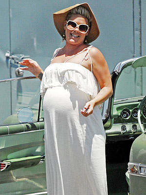 pink pregnant 2011 photos. Did Pink Tweet Clues That She