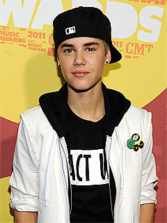 Taylor Swift, Justin Bieber Score CMT Music Awards | Justin Bieber