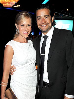 Julie Benz couple