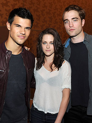 Kristen Stewart Dishes on Breaking Dawn's 'Secret Service' Style Wedding Shoot | Kristen Stewart, Robert Pattinson, Taylor Lautner