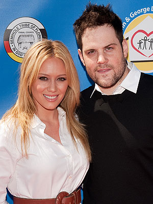 http://img2.timeinc.net/people/i/2011/news/110829/hilary-duff-300.jpg