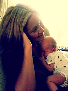 PHOTO: First Snapshot of Kate Hudson's Son Bingham | Kate Hudson